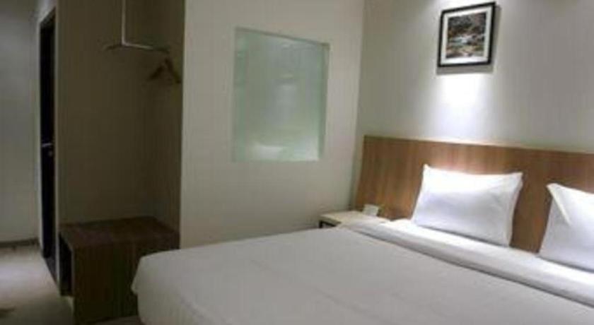 Hart Hotel Arjuna Ματαράμ Εξωτερικό φωτογραφία