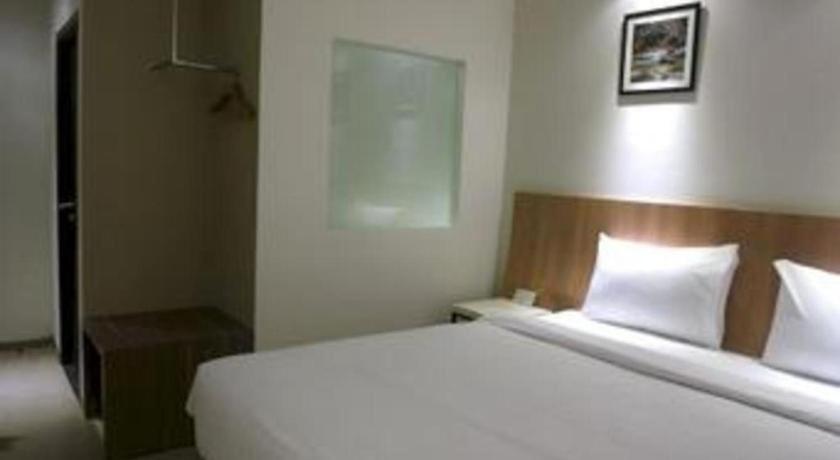Hart Hotel Arjuna Ματαράμ Εξωτερικό φωτογραφία
