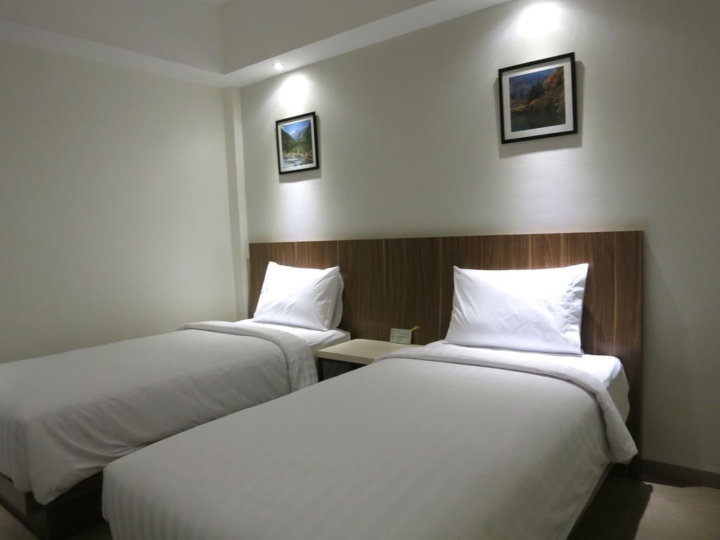 Hart Hotel Arjuna Ματαράμ Δωμάτιο φωτογραφία